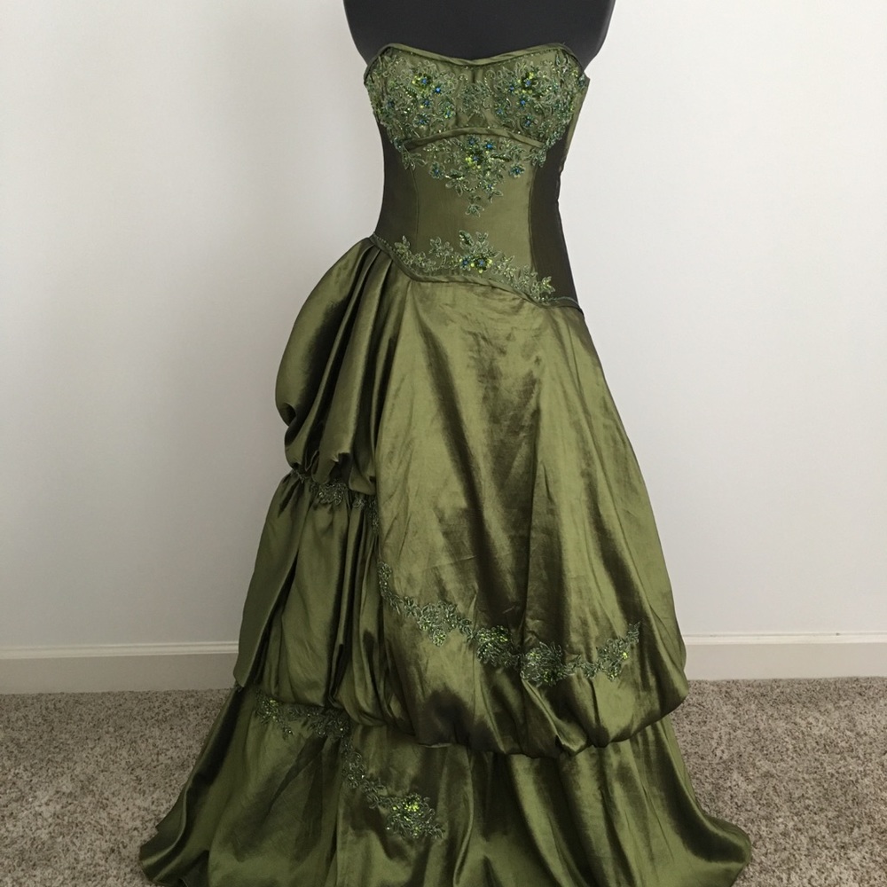 Asymmetrical Cinderella-style ball gown